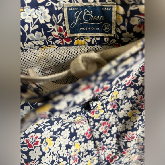 J. Crew Floral Shorter Inseam Lined Swim Trunk Shorts Size 34 - Picture 3 of 3